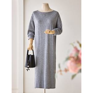 [커스텀에이블]입술넥 가오리 니트 원피스_T2508OP613C