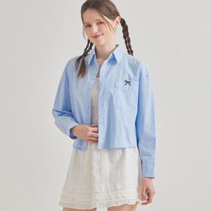 FOCUS  리본 자수 셔츠 카라 크롭 블라우스 PBBF6S1BL5041