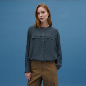 [앤클라인(여성의류)]스탠드 플랩 포켓 셔츠  8G3BL2150