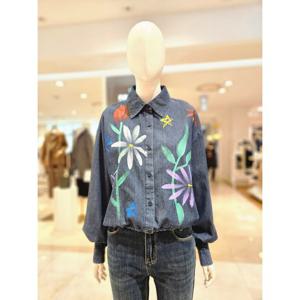 [르니앤맥코이]카라넥 플라워 패턴 블라우스  MN03BL700HJZ