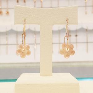 볼라레 세이브존01 핑크자개꽃 진주링귀걸이 3cm OE208