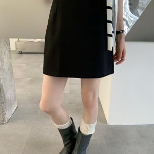 TEMU 2026년 봄/여름 신상품: 한국풍 심플하고 세련된 통근용 단색 올인원 하이웨이스트 A라인 OL 스타일 스커트, 정장 원단의 펜슬 스커트에 뒷면 지퍼 디자인과 투명 방지 안감이 있는 반바지가 포함된 초장신 효과 미니 스커트 디자인