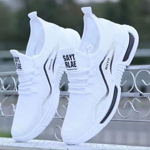 TEMU 남녀 공용 아웃도어 캐주얼 스니커즈는 통기성 좋은 니트 메쉬 갑피와 미끄럼 방지 기능이 있는 내구성이 뛰어난 밑창을 특징으로 합니다. 디자인은 레터 프린트와 대비되는 색상의 스티칭이 포함되어 있으며, 하이킹, 피트니스 트레이닝과 같은 다양한 시나리오에 적합합니다.