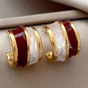 TEMU 다크 레드 & 화이트 에나멜 디자인의 우아한 빈티지 귀걸이 세트. 가을, 겨울철 캐주얼룩, 파티 및 연회에 여성에게 완벽합니다.