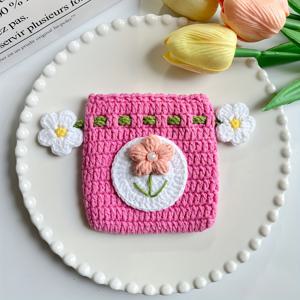 TEMU 매력적인 미니 꽃 디자인과 작은 비즈 장식이 돋보이는 우아한 코바늘 뜨개질 동전 지갑. 휴일 선물로 완벽합니다.