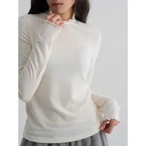 [에잇세컨즈] 소프트 터틀넥 긴소매 티셔츠  아이보리 (356141WM10)