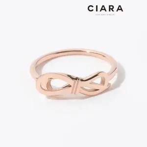 [씨아라]CIARA 써지컬스틸 Cologne 리본포인트 심플 반지