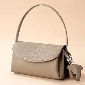 [달라보여]리리앤 소가죽 크로스백 a03963