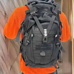 [옷자락]남자 등산 캐주얼 스포츠 멀티수납 블랙 백팩