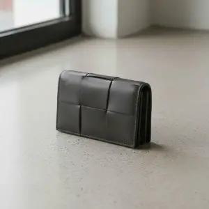 SS25 남성 카세트 카드지갑814653 VBWD6 1355