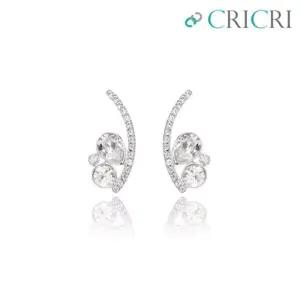 CRICRI 스와로브스키 크리스탈 제작 화이트 귀걸이
