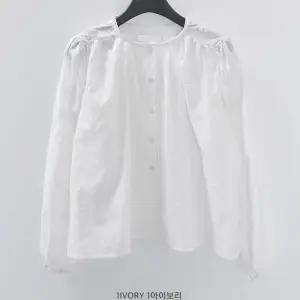 [더나무그림] 여성 플라워 자수 패턴 소매 셔링 블라우스 NCP2BL013 미미RBL