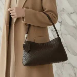 CCB422E여성용 경량 미니 숄더백 봄여름 데일리 스타일