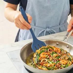 주방앤 국내제작 실리콘 뒤집개(대) 대사이즈 쓰리홀 생선뒤집개