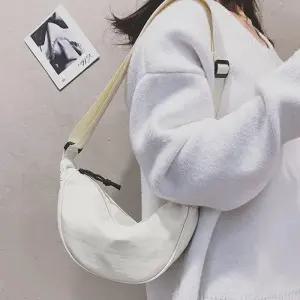 [라일리] Rly 크로스바디 가벼운 여름용 백 white