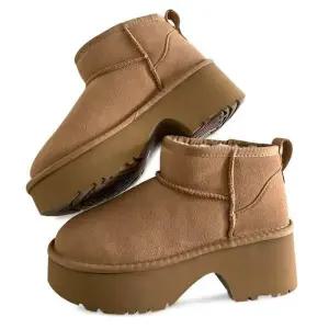 [카미엣뮤즈]키높이 퍼 숏 부츠_KM24w216