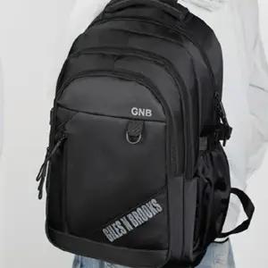 [옷자락]남성용 학원용 검정 빅 레터링 포켓 백팩