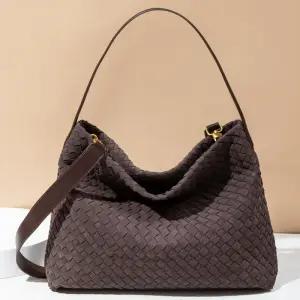 [달라보여]나레인 대용량 숄더백 a04413