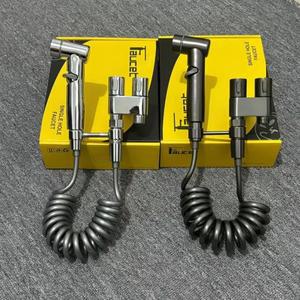 스테인레스 스틸 가정용 화장실 스프레이 건 휴대용 비데 분무기 이중 배출구 각도 밸브 가압 노즐 플러싱