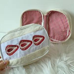 딸기샌드파우치 화장품 메이크업 봉제 털 멀티케이스