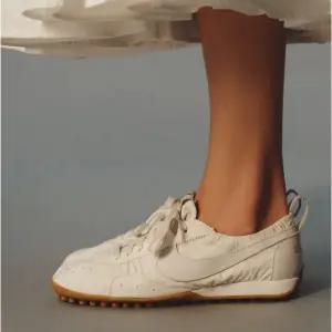 나이키 자크뮈스 문슈 아이보리 스니커즈 운동화 여성 데일리 신발 [국내배송]