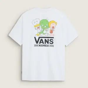 [롯데백화점]반스 둘리 코리아 크루 반소매 티셔츠 화이트 VN0012PVWHT