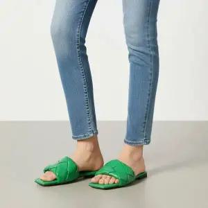 [보테가베네타] 리도 플랫 샌들 154368838