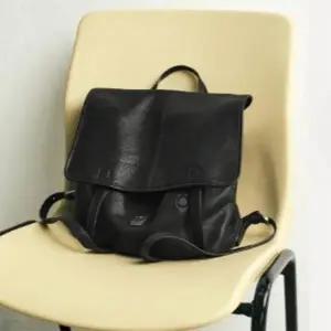 [다잇템] 여자 베이직 레더 오피스룩 캠퍼스룩 넓은 남자 백팩