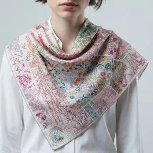 (색상 Pink Garden)브로든컴퍼니 실크스카프 쁘띠스카프 방도스카프 봄스카프 스카프 여성스카프 엄마스카