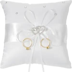 결혼식 파티 기념일을 위한 HJZII 결혼 반지 베개 5.7x5.5인치 라인스톤 보우 홀더 레이스 베어러 쿠션