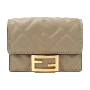 바게트 마이크로 트리폴드 지갑 / 8M0395 AAJD F0E65