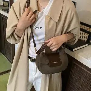 여친 빈티지 오피스룩 미니백 럭셔리 클러치백 스웨이드 숄더백 크로스백 패피5