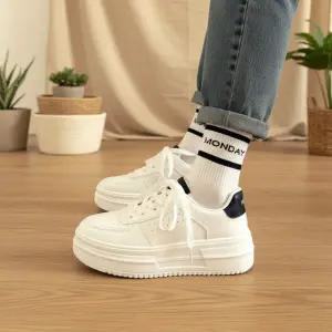 여성 클래식 캐쥬얼 스니커즈