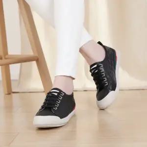 여성 캐쥬얼 레더 클래식 로우탑 스니커즈