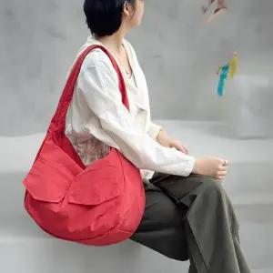 [다잇템] 여성용 여행용 주머니 가방 경량 바스락 세컨드 숄더백