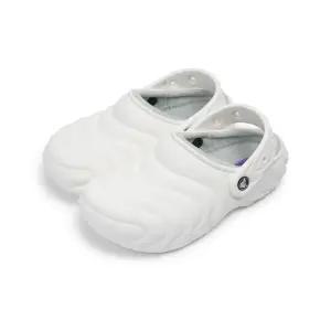 [크록스][FW] 크록스 클래식 라인드 오버퍼프 클로그 화이트 210059-100