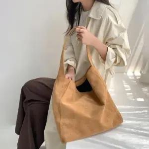 여성 스웨이드 빅 숄더백