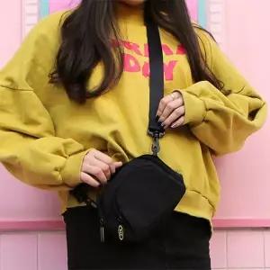 핑크풋 슬릭 라운드백 크로스백 힙색