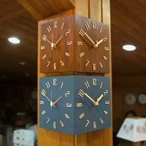 바움 무소음 원목 코너 양면 벽시계 (블루/브라운)