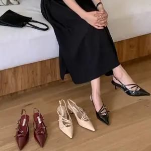 ONM 트리플스트랩 슬링백 뾰족코 유니크 미들힐 여성샌들