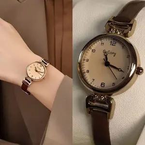 [디작소]여성 레트로 얇은 가죽 가벼운 패션 손목시계