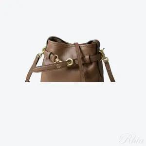 [미우미우] 아이코닉 나파 레더 파우치백 5NR461 AEFX F0316 154128795