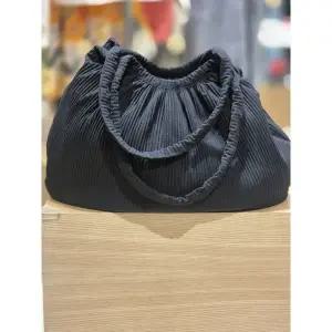 [러브앤쇼](타임스퀘어점패션관)린넨 셔링 숄더백 (GCGDGBG01)