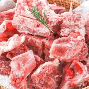 [대명축산식품] 국내산 냉동 돼지등뼈 돼지목뼈 2kg 이상 감자탕 뼈해장국 등뼈찜