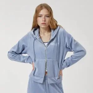 [후아유](김해점)Velour Embroidery Hood Zip-up WHMZF4V21F