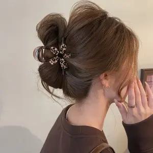 루카나 레오파드 호피 플라워 헤어핀 집게핀