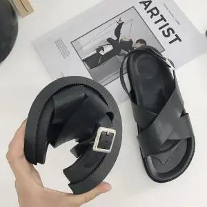 [오노마] ONM 여성 여자 여름 샌틀 통굽 발편한 물놀이 버클 신발