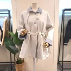 [대구백화점] [미스칸트]배색 하프 트렌치코트 (KOHCQ301IV)