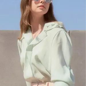 프릴 모달 브이넥 블라우스RPDWBL010 EIC