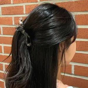 반묶음 빗살 리본 바나나핀 투명